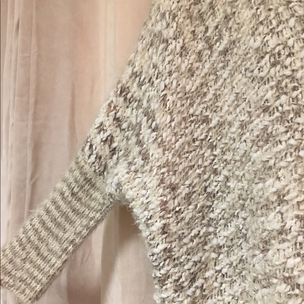 Comfy, Boho~ pull over sweater/tunic - Picture 6 of 8